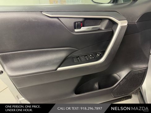 Used 2020 Toyota RAV4 XLE FWD image 18