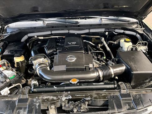 Used 2010 Nissan Frontier SE RWD image 29