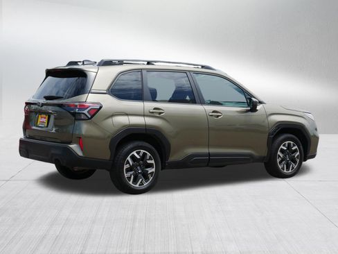 Certified 2025 Subaru Forester Premium AWD/4WD image 7