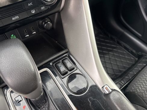 Used 2020 Mitsubishi Eclipse Cross LE image 31