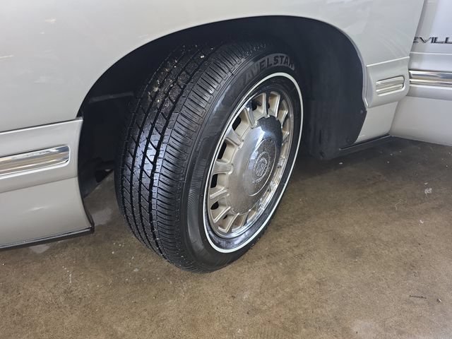 Used 1999 Cadillac De Ville w/ Comfort/Convenience Pkg FWD image 27