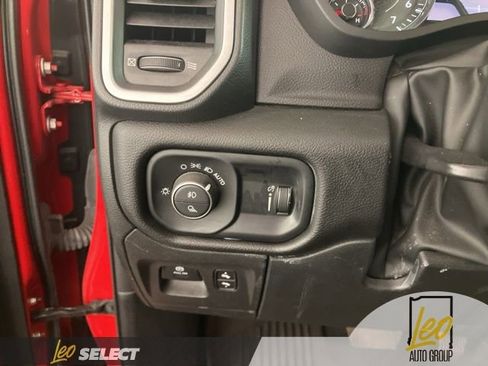 Used 2022 RAM 1500 Big Horn AWD/4WD image 12