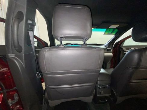 Used 2014 Ford Explorer XLT w/ Equipment Group 202A image 36