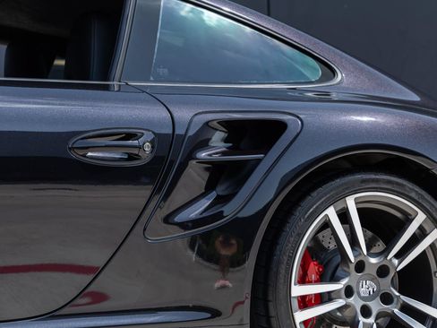 Used 2013 Porsche 911 Turbo AWD/4WD image 16
