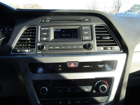 Used 2015 Hyundai Sonata SE image 26