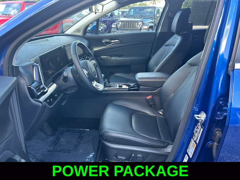 Used 2025 Kia Sportage EX FWD image 11