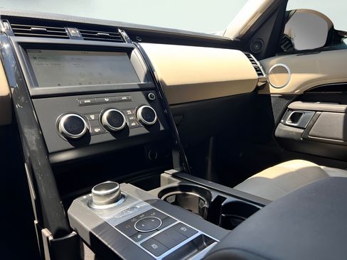 Used 2020 Land Rover Discovery SE AWD/4WD image 44