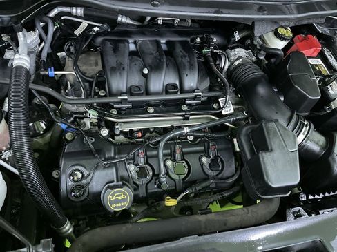 Used 2016 Ford Explorer XLT image 31