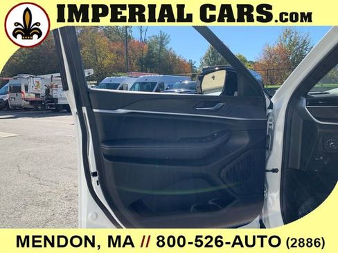 New 2025 Jeep Grand Cherokee Limited w/ Luxury Tech Group II image 25