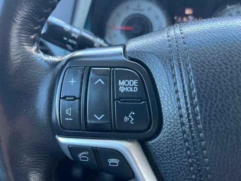 Used 2016 Toyota Sienna SE Premium FWD image 13