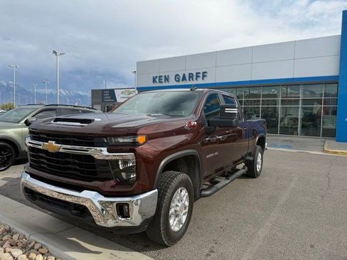 Used 2024 Chevrolet Silverado 3500 LT w/ Convenience Package image 2