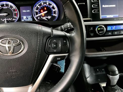 Used 2016 Toyota Highlander Plus AWD/4WD image 25
