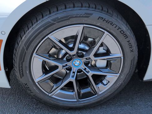 Used 2023 BMW i4 eDrive35 RWD image 13