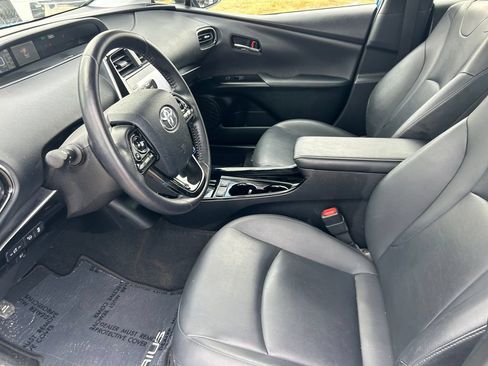 Used 2021 Toyota Prius XLE FWD image 11