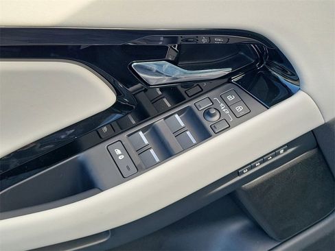 New 2026 Land Rover Range Rover Evoque S image 24