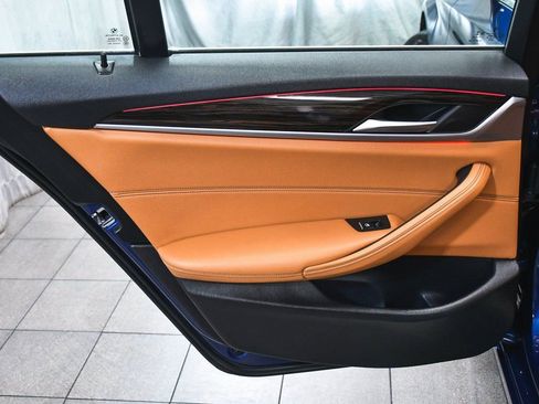 Used 2022 BMW 530i xDrive w/ Convenience Package image 11