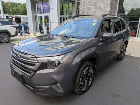 Used 2025 Subaru Forester Premium AWD/4WD image 7