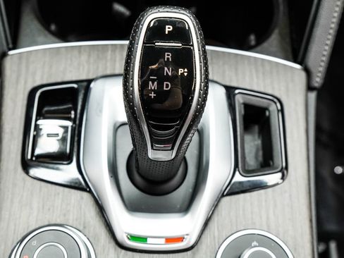Used 2023 Alfa Romeo Stelvio Ti AWD/4WD image 27