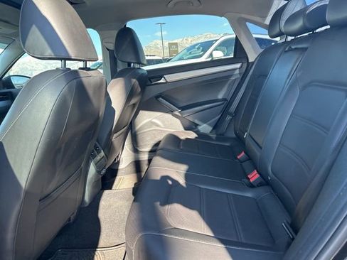 Used 2022 Volkswagen Passat 2.0T SE image 19