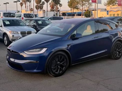 Used 2022 Tesla Model X image 2