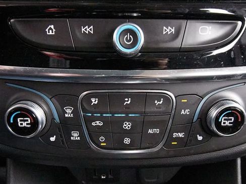 Used 2021 Chevrolet Traverse LT AWD/4WD image 14