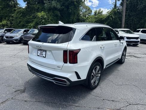 Certified 2023 Kia Sorento SX Prestige w/ Panoramic Sunroof Package AWD/4WD image 6