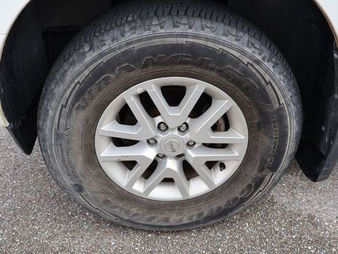 Used 2020 Nissan Frontier SV w/ SV Utility Package image 4