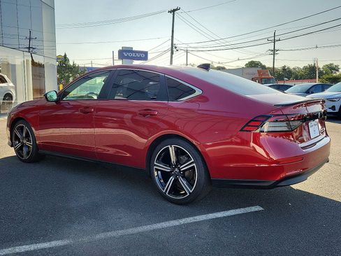 Used 2023 Honda Accord Sport image 4