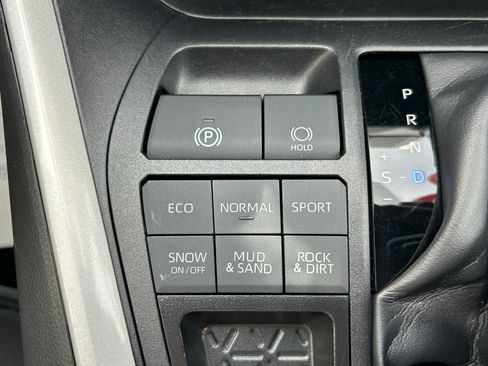 Certified 2025 Toyota RAV4 XLE AWD/4WD image 31