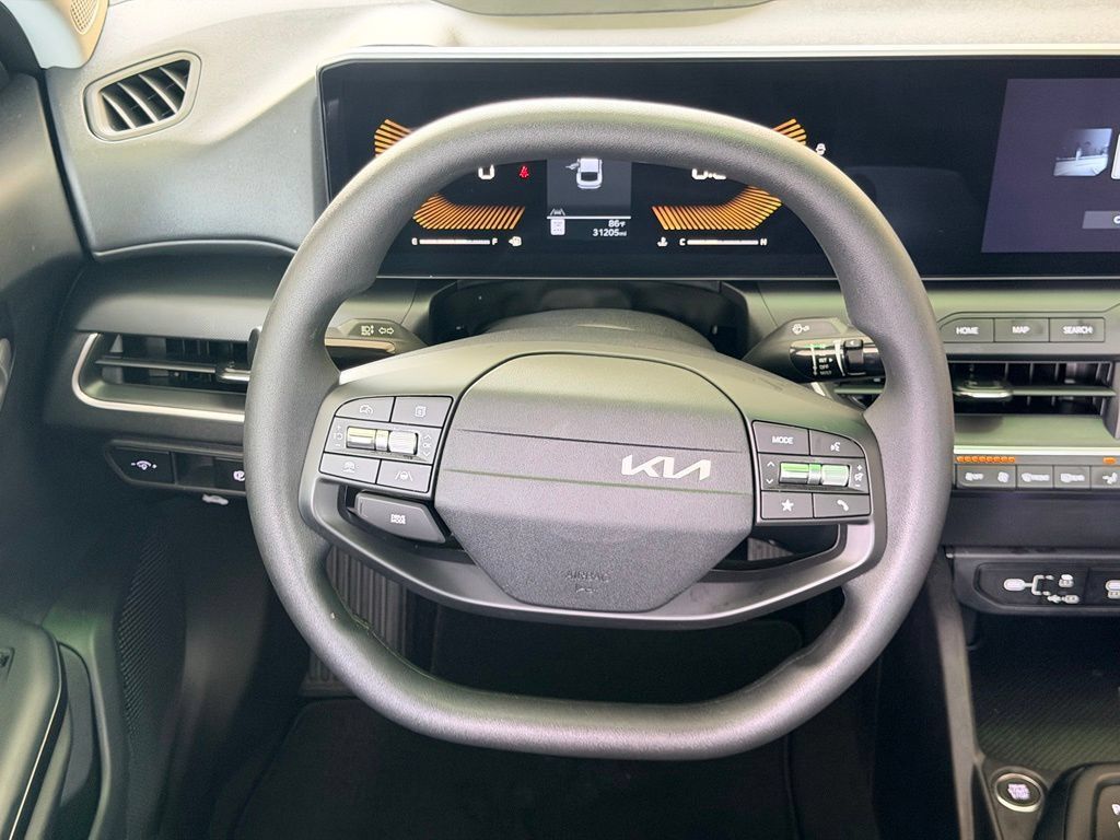 Used 2025 Kia K4 FWD image 15
