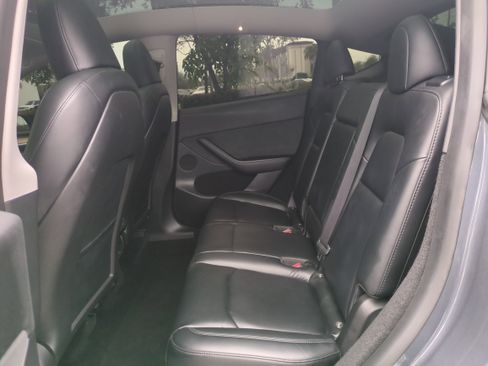 Used 2023 Tesla Model Y Long Range image 15