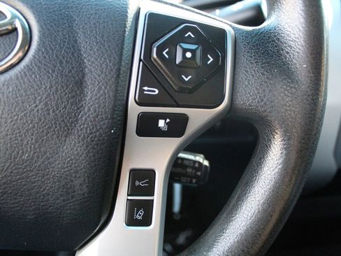 Used 2018 Toyota Tundra SR5 RWD image 17