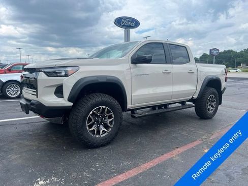 Used 2026 Chevrolet Colorado ZR2 w/ Technology Package AWD/4WD image 10