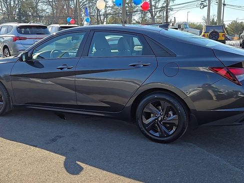 Certified 2022 Hyundai Elantra SEL image 6
