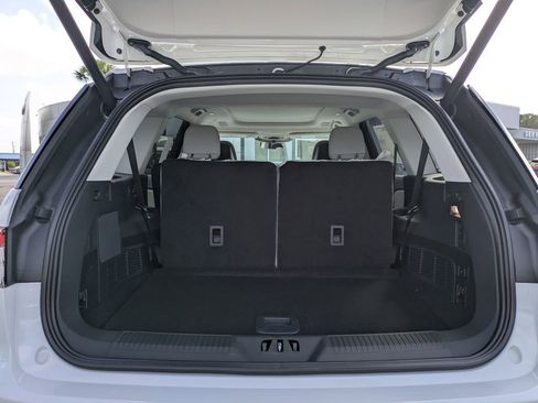 New 2026 Lincoln Aviator Reserve AWD/4WD image 13