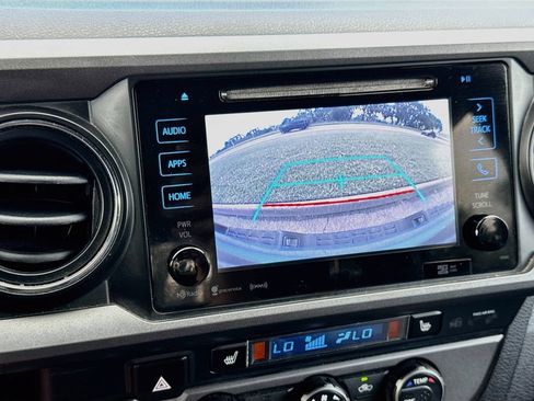 Used 2019 Toyota Tacoma SR5 AWD/4WD image 15