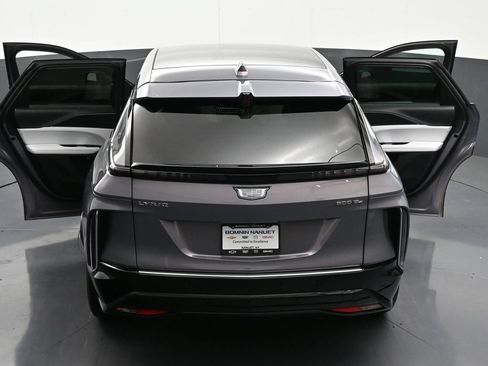 Certified 2025 Cadillac Lyriq Luxury AWD/4WD image 36