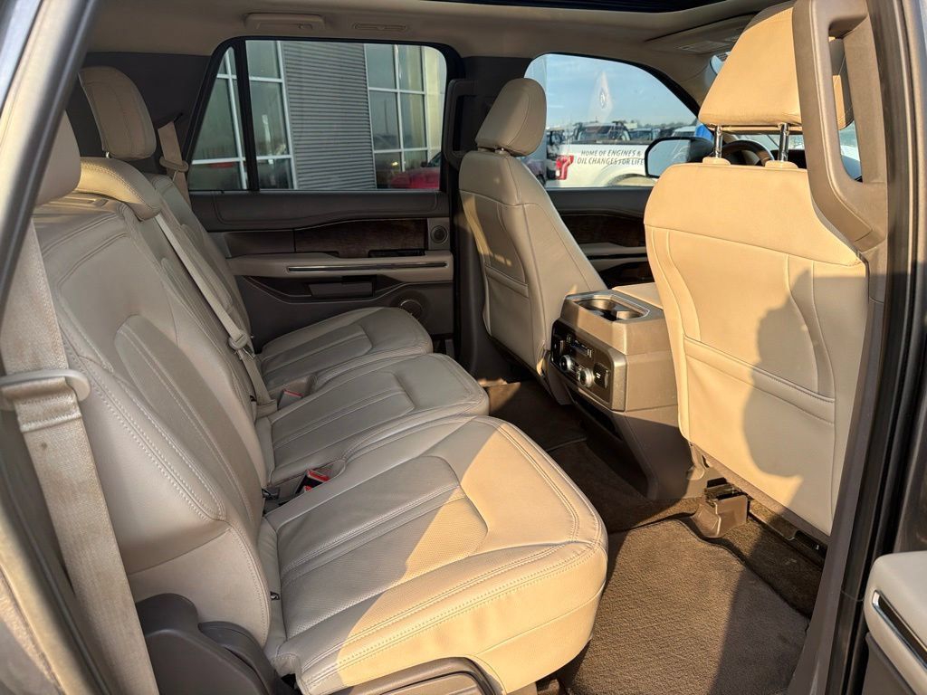 Used 2021 Ford Expedition Max Limited AWD/4WD image 40