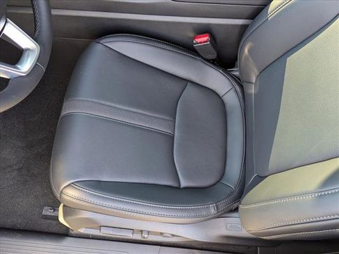 New 2025 Honda Pilot Touring image 4