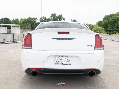 Used 2023 Chrysler 300 C RWD image 3