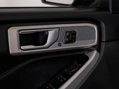 Used 2021 Ford Explorer Limited w/ Equipment Group 301A image 46