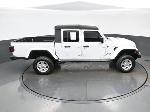 Used 2022 Jeep Gladiator Sport AWD/4WD image 38