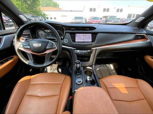 Used 2025 Cadillac XT5 Premium Luxury w/ LPO, Floor Liner Package AWD/4WD image 15