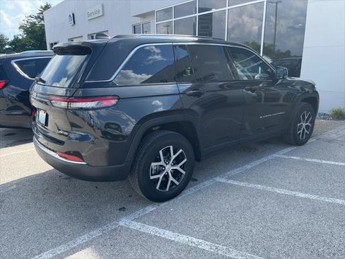 Certified 2023 Jeep Grand Cherokee Limited AWD/4WD image 9