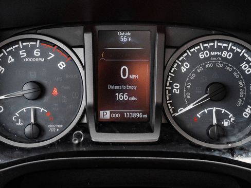 Used 2017 Toyota Tacoma TRD Off-Road w/ Premium & Technology Package image 40