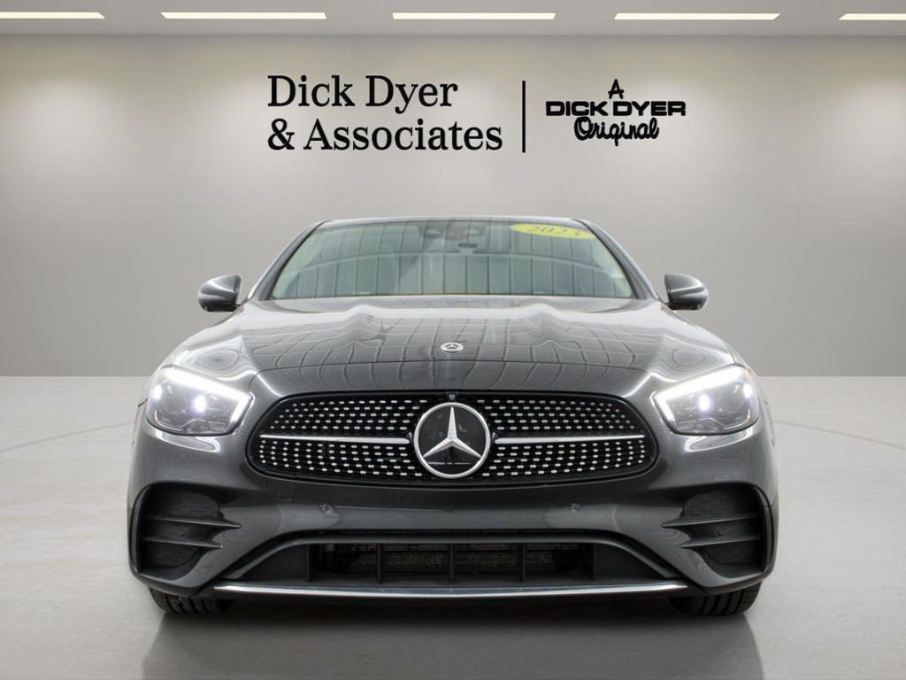Used 2023 Mercedes-Benz E 450 4MATIC Sedan image 4
