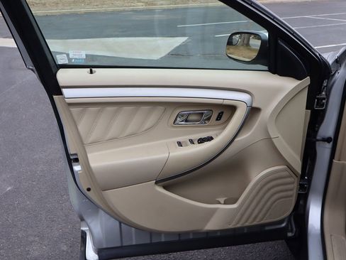 Used 2015 Ford Taurus SEL w/ Equipment Group 201A image 23