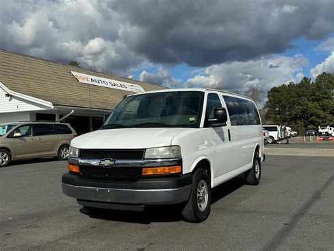 Used 2014 Chevrolet Express 3500 LT w/ LT Preferred Equipment Group image 2