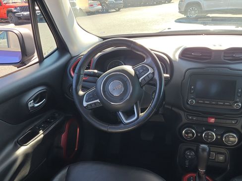 Used 2016 Jeep Renegade Trailhawk w/ Premium Trailhawk Package image 16