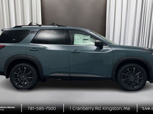 New 2026 Nissan Pathfinder SL w/ SL Premium Package AWD/4WD image 4